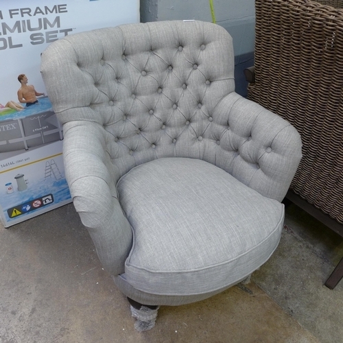 1413 - A grey fabric button back tub chair