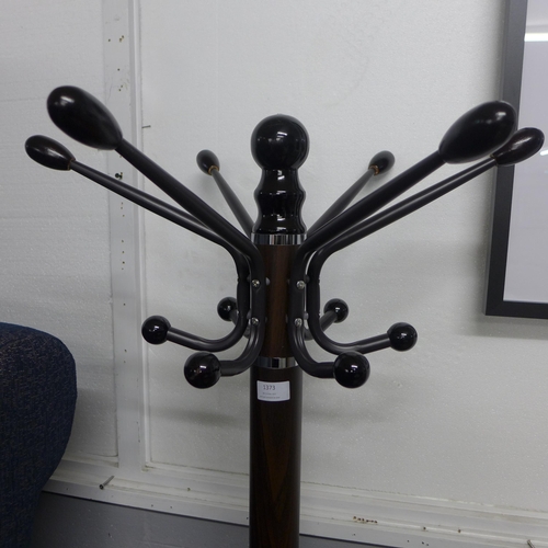 1373 - A brown metal hat & coat stand, H 178cms (HC527417)   #