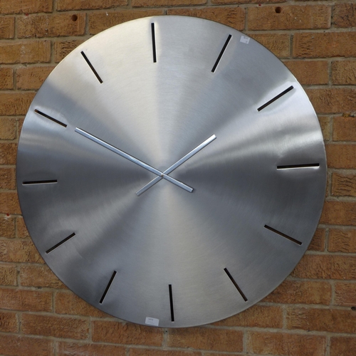 1470 - A brushed steel minimalist clock