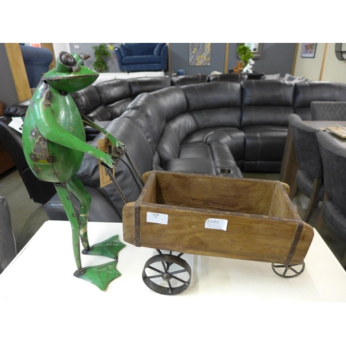 1352 - A recycled iron frog pushing a wooden flower planter wheelbarrow, H 35cms x L 15cms (MH615419)   #