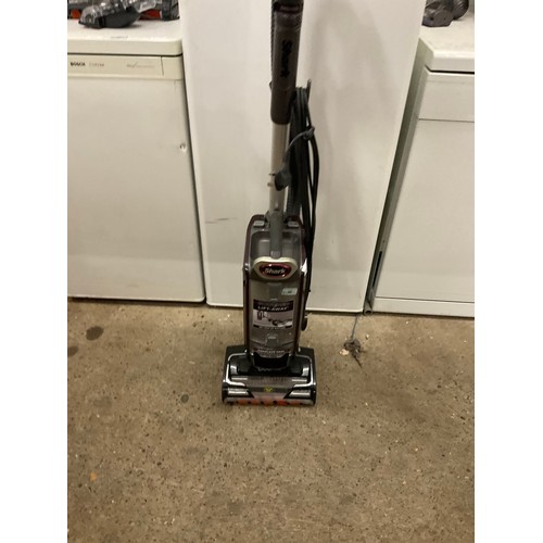 2230a - Shark Lift-Away upright vacuum cleaner with tools - W