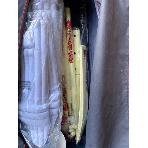 2065 - 6 Unused cricket sets in bags