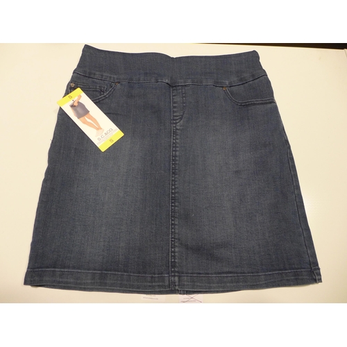 3129 - Women's S.C. & Co. small denim skirts * this lot is subject to VAT