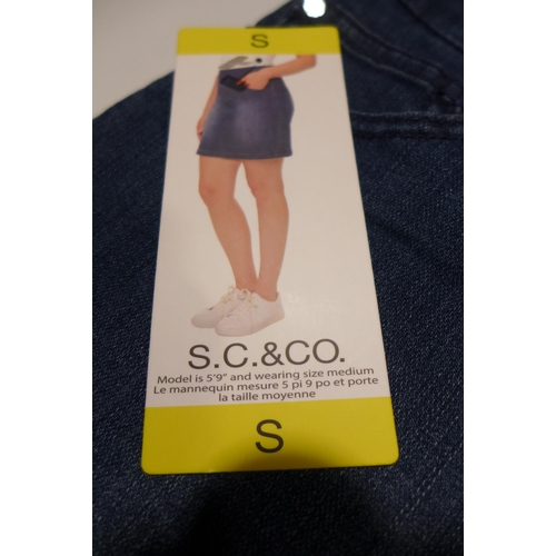 3129 - Women's S.C. & Co. small denim skirts * this lot is subject to VAT