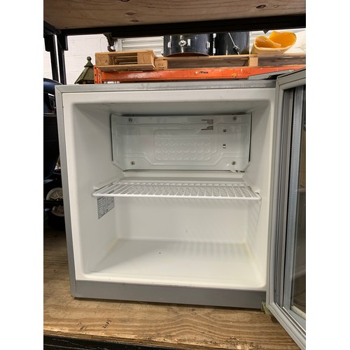 2115 - England football team Mitre drinks fridge