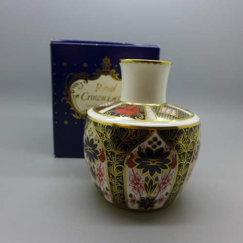 635 - A Royal Crown Derby 1128 pattern vase, with box, 11cm