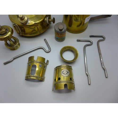 650 - A Primus brass blow torch and Primus stove