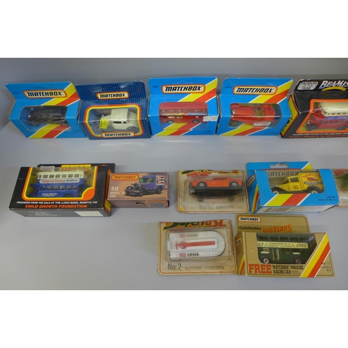 697 - Matchbox and other die-cast model vehicles, boxed (14)