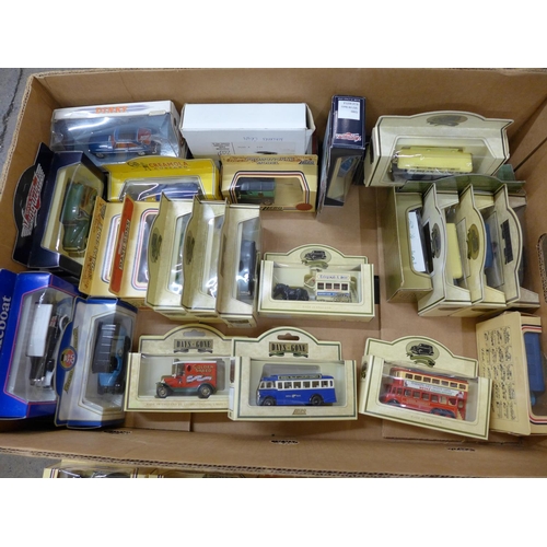 770 - A collection of Lledo Days Gone model vehicles and others, boxed