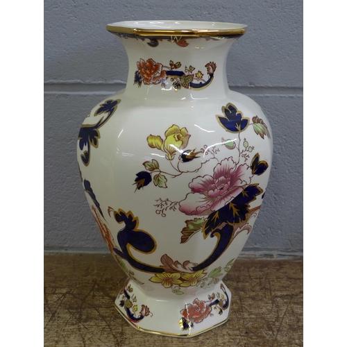 789 - A Mason's Mandalay vase, 31cm