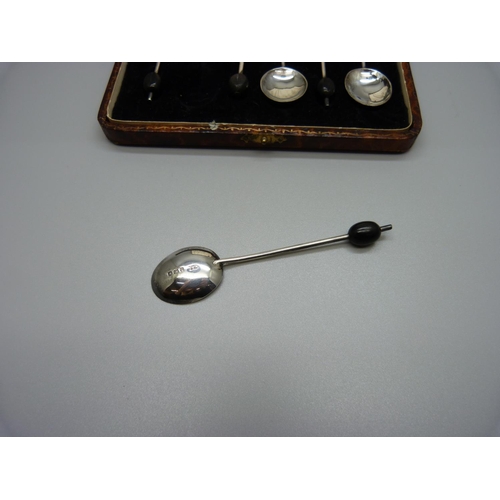 814 - Six silver coffee bean spoons, 5 plus 1 with yellow enamel back, 37g