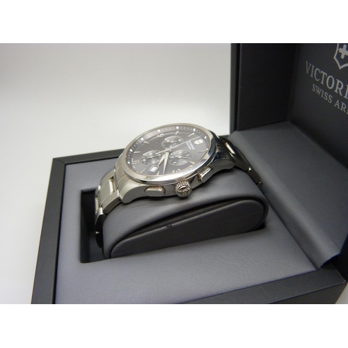 844 - A Victorinox Swiss Army wristwatch, boxed