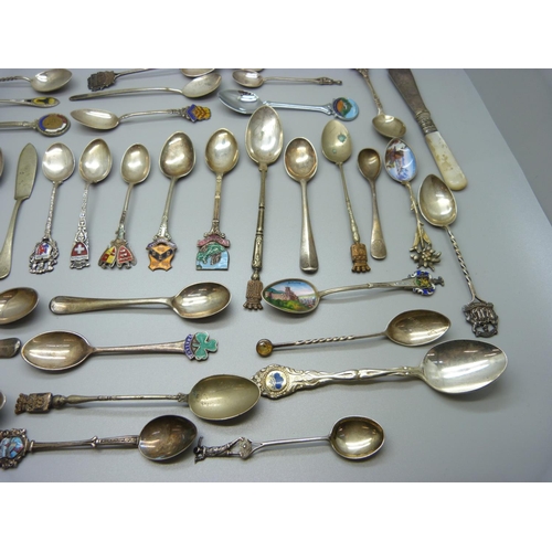 853 - A collection of silver spoons, 161g, a Victorian silver preserve knife and other spoons, etc.