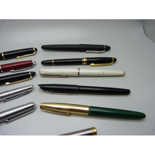 876 - Eleven pens, many with iridium nibs