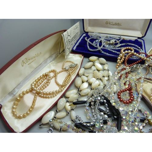 889 - Vintage necklaces including pearls