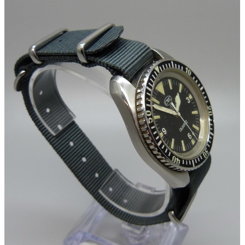 923 - A CWC quartz diver's wristwatch, 955 114 calibre, case back stamped 1017.175/86