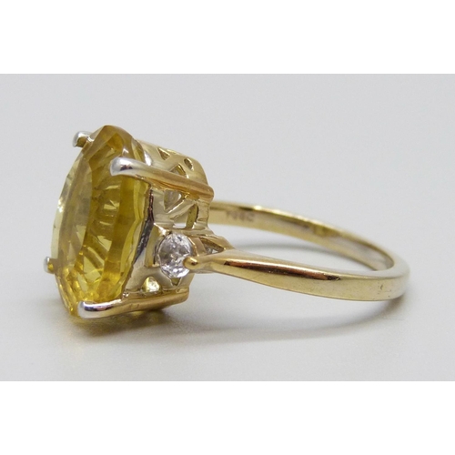 929 - A silver gilt, yellow and white stone ring, N