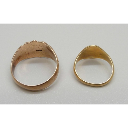 943 - Two 9ct gold signet rings, 5.3g, T and 2.5g, K