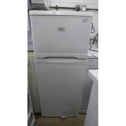 2283 - Zanussi 4ft tall 70:30 fridge freezer