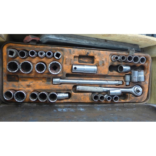 2048 - Two large Stilsons and qty of drilling and diamond drilling items: drill bits, extenders