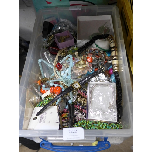 2222 - Approx 250 pcs costume jewellery, including watches