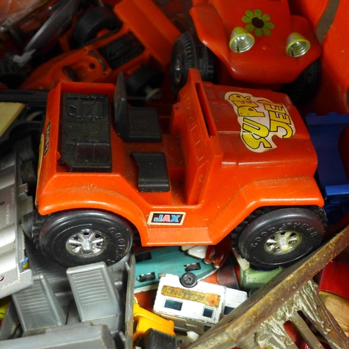 2230 - Approx. 20 vintage die cast toy cars