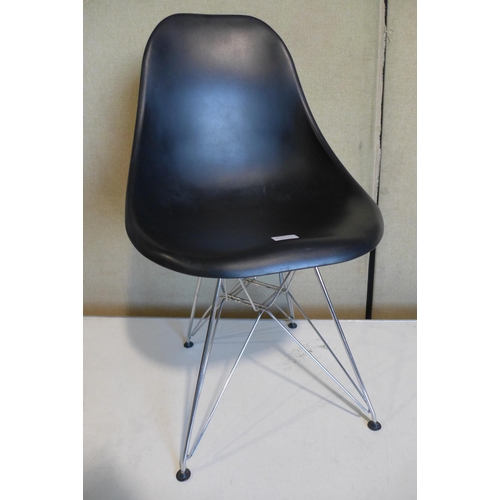 3025 - Black plastic/metal Eames Style chair