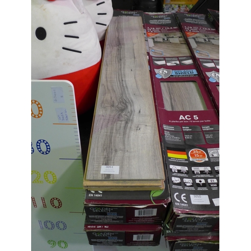 3051 - 2 Packs Of Laminate Flooring Grey Walnut  (269-431)   * This lot is subject to vat