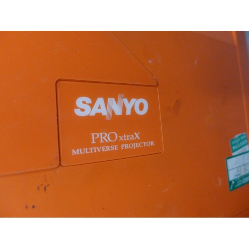 2173 - 8 Sanyo ProXtra-X digital projectors and screen