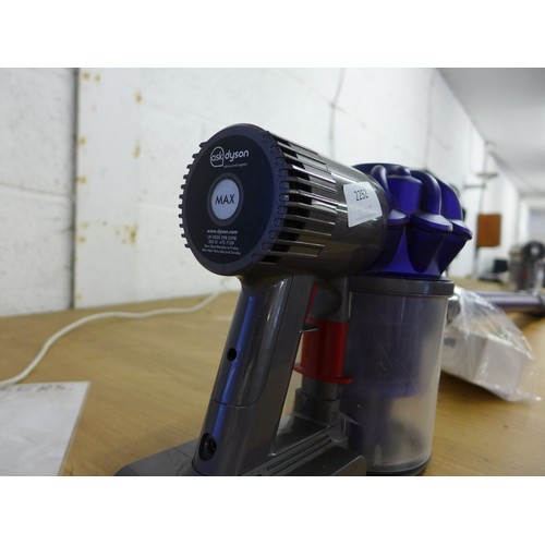 2252 - Dyson V6 animal cordless/handheld vacuum cleaner with charger. W