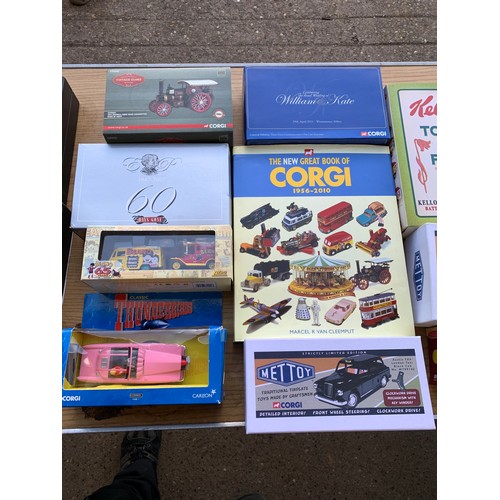 2224 - Qty of boxed vintage Corgi cars: James Bond, Corgi Mettoy, Thunderbirds etc. Approx 12 items plus or... 