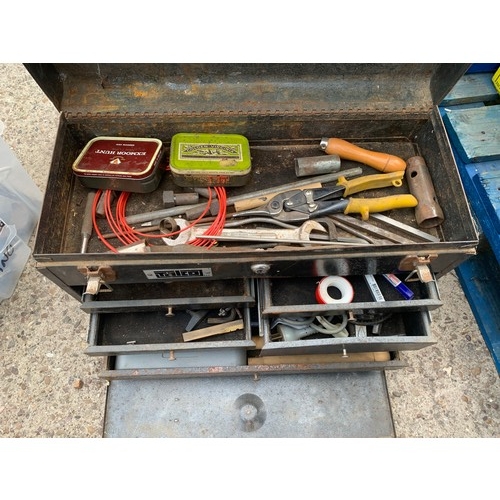 2001 - Metal tool chest with approx. 50 tools