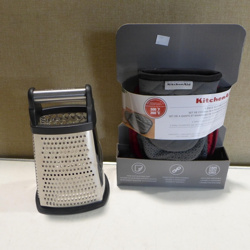 3156 - Kitchenaid Box Grater, Kitchen Aid Mitt Set Mitt & Pot Holder,Philips Azur Steam Irons Gc4908   (268... 