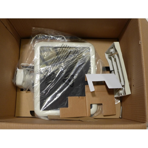 3162 - 1500 Lumen Solar Light   Triple Head  (268-182)   * This lot is subject to vat