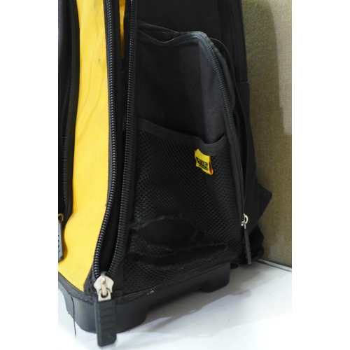 3208 - Dewalt Backpack           (268-128)   * This lot is subject to vat