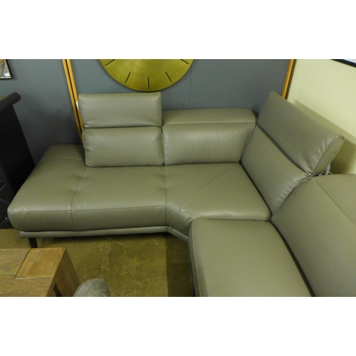 1360 - Kmc.772 2Pc Leather   W22Sectional - Winter Fy22  , Original RRP £2083.33 + vat  ( 4147-30)  * This ... 