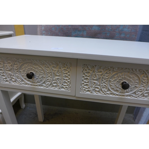 1540 - A white two drawer side table