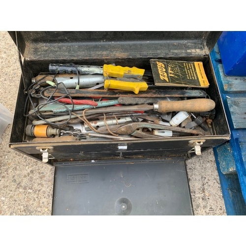 2002 - Metal tool chest with approx. 100 tools