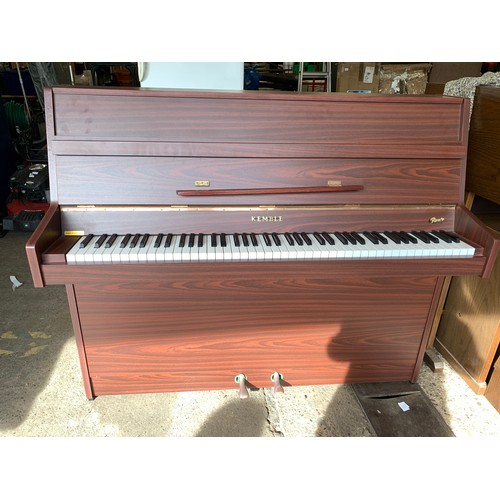 2997 - A 1984 Kemble upright overstrung piano (serial no: 212226)