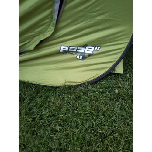 2092 - Qty. of fishing reels, rods, Wrights fishing box, sleeping bag, bed roll, HuilingYang pop up tent, 4... 