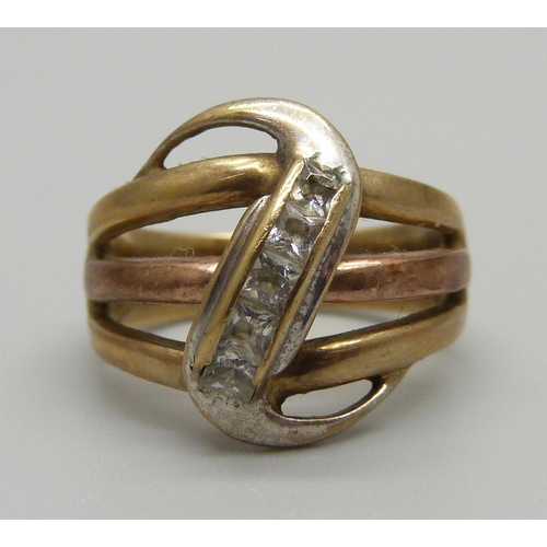 1025 - A 9ct gold ring, set with white stones, 6.4g, N, (a/f around the stone setting)