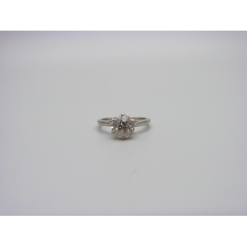 1035 - A circa 1920 platinum set solitaire diamond ring, 1.75ct diamond weight, colour H/I, (estimated), cl... 