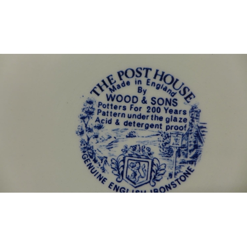 1058 - Three boxes of blue and white pattern china **PLEASE NOTE THIS LOT IS NOT ELIGIBLE FOR POSTING AND P... 