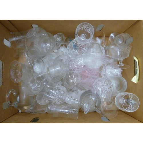 1075 - A collection of drinking glasses **PLEASE NOTE THIS LOT IS NOT ELIGIBLE FOR POSTING AND PACKING**