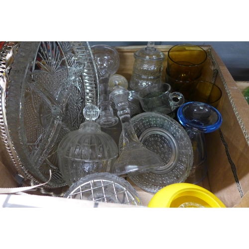 1078 - Two boxes of glassware including coloured glass **PLEASE NOTE THIS LOT IS NOT ELIGIBLE FOR POSTING A... 