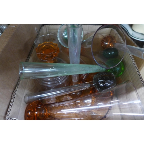 1078 - Two boxes of glassware including coloured glass **PLEASE NOTE THIS LOT IS NOT ELIGIBLE FOR POSTING A... 