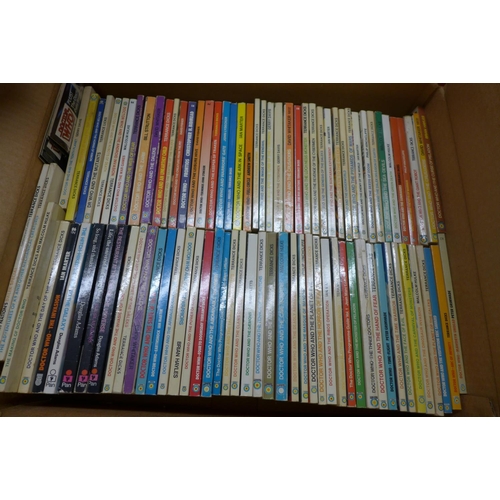 1082 - A quantity of Doctor Who novels **PLEASE NOTE THIS LOT IS NOT ELIGIBLE FOR POSTING AND PACKING**