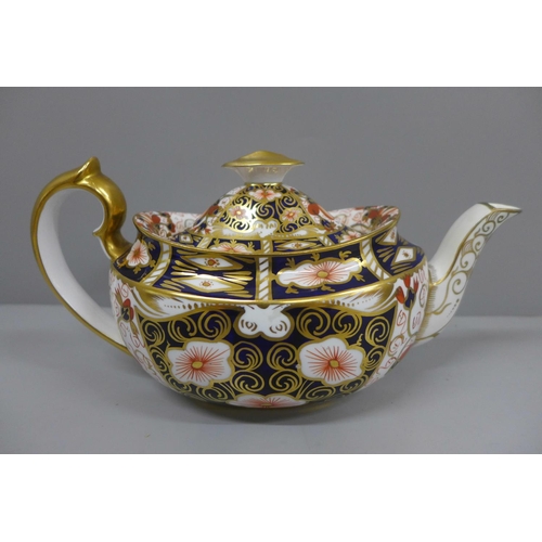 634 - A Royal Crown Derby 2451 Imari teapot