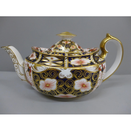 634 - A Royal Crown Derby 2451 Imari teapot