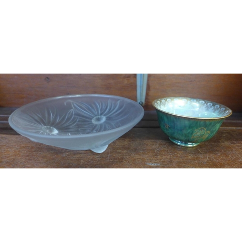 643 - A Wedgwood lustre dragon bowl, Z4831, diameter 10cm, and an Etling France glass bowl, 17cm